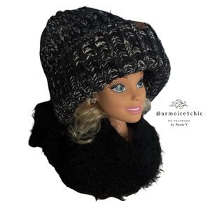Women’s Winter Hat | Unbranded | Plush Black and White Knit Beanie | Size M